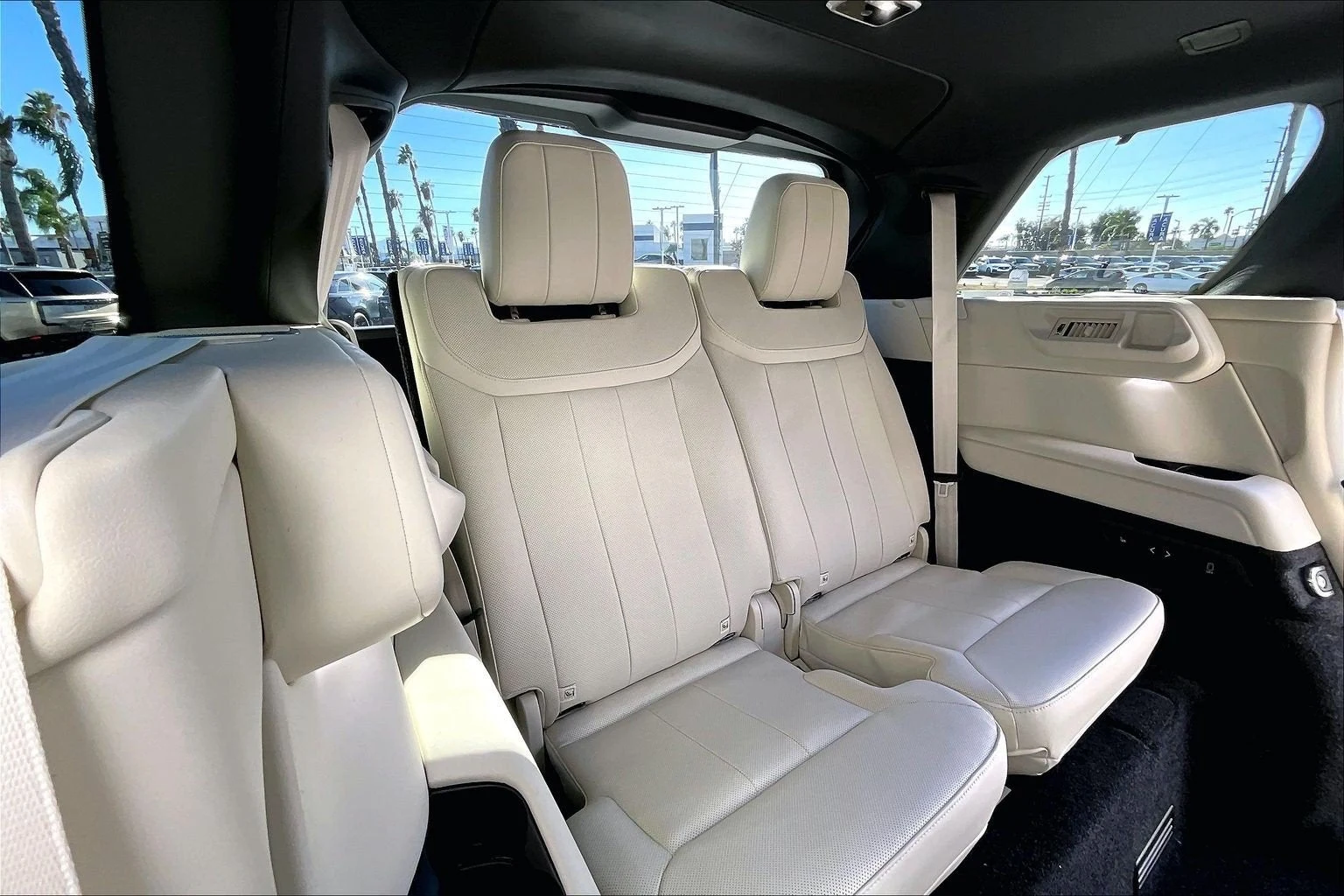 2027 Land Rover Range Rover SE LWB (L460), 10/14