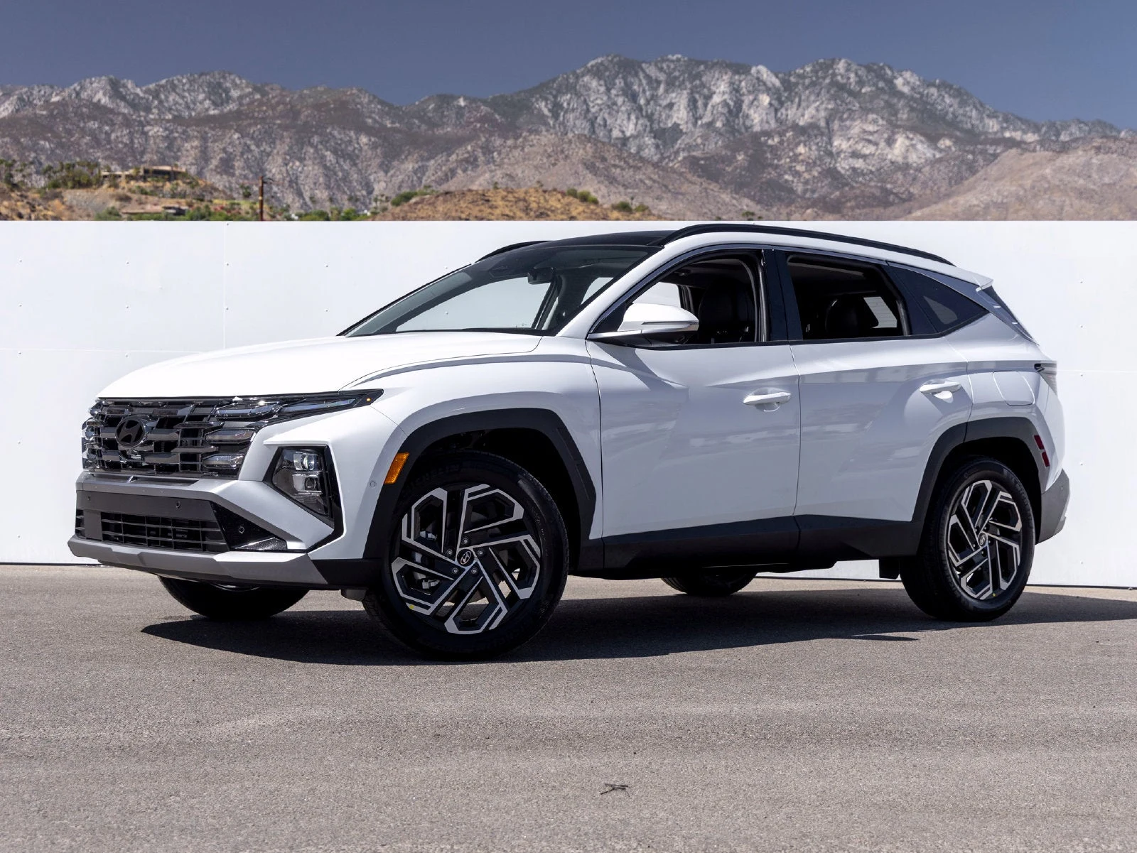 Hyundai Tucson Hybrid Limited (2025 Update) · Creamy White Pearl · Indigo Auto Group