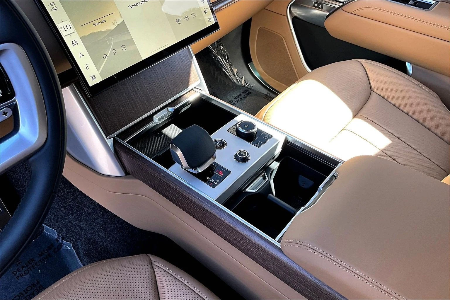 2027 Land Rover Range Rover SE (L460), 8/14