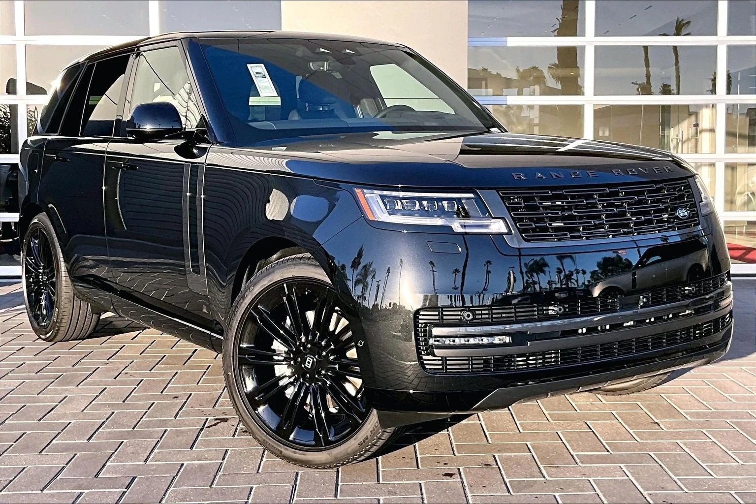 2027 Land Rover Range Rover SE (L460), 2/14