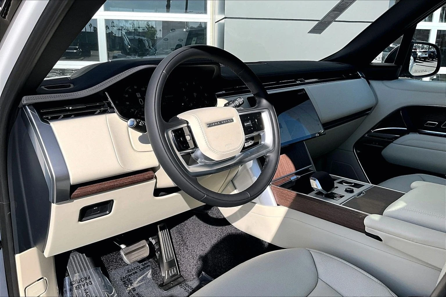 2027 Land Rover Range Rover SE (L460), 6/14