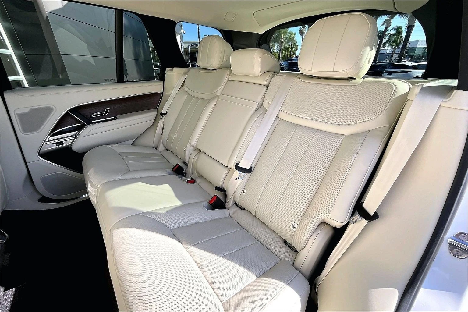 2027 Land Rover Range Rover SE (L460), 10/14