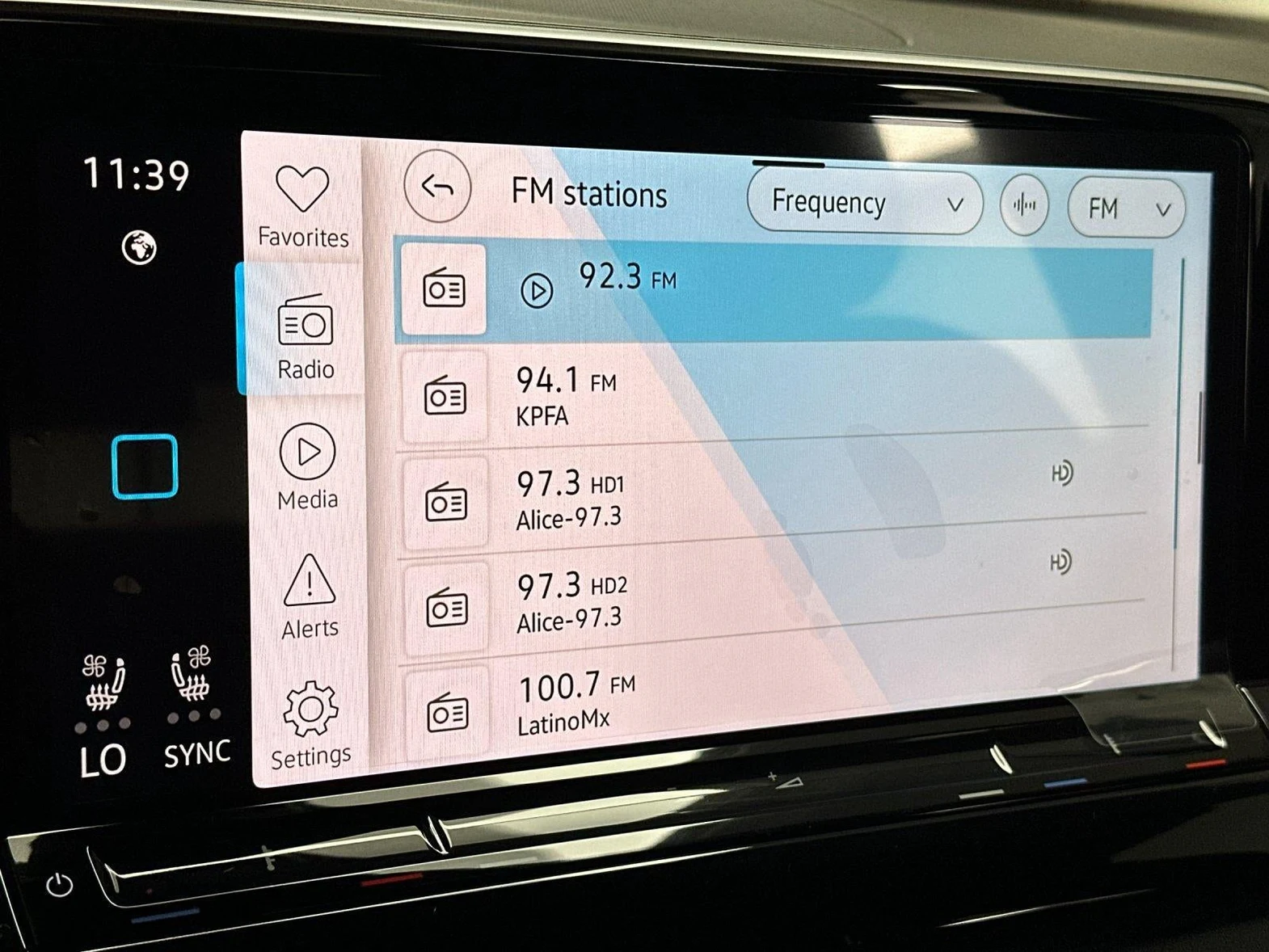 2026 Volkswagen Atlas Cross Sport 2.0T SE with Technology (2024 Update), 17/20