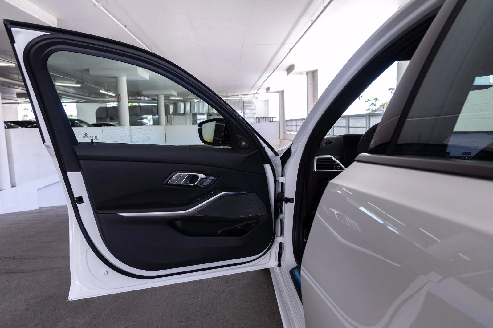2026 BMW 330i (G20), 13/20