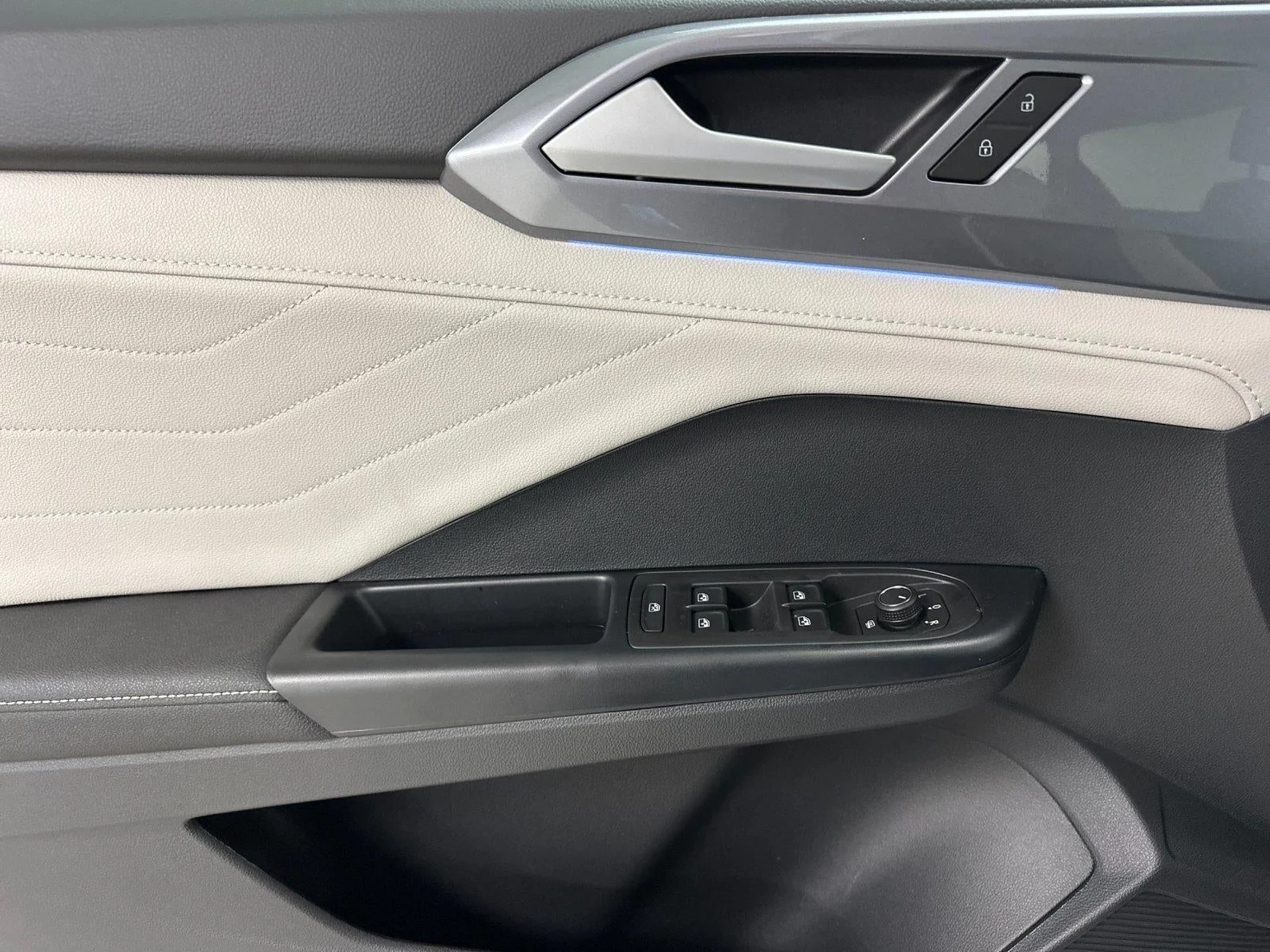 2027 Volkswagen Taos SEL (2025 Update), 10/20