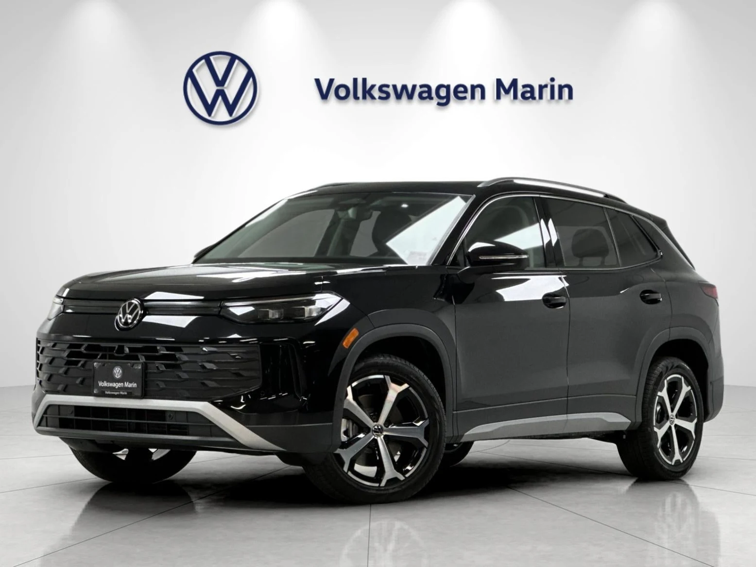 Volkswagen Tiguan SE (3rd Generation North America) · Deep Black Pearl · Indigo Auto Group