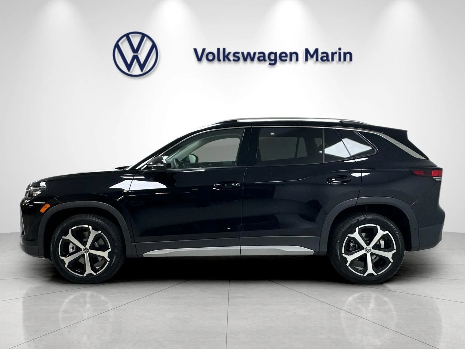 2026 Volkswagen Tiguan SE (3rd Generation North America), 2/20