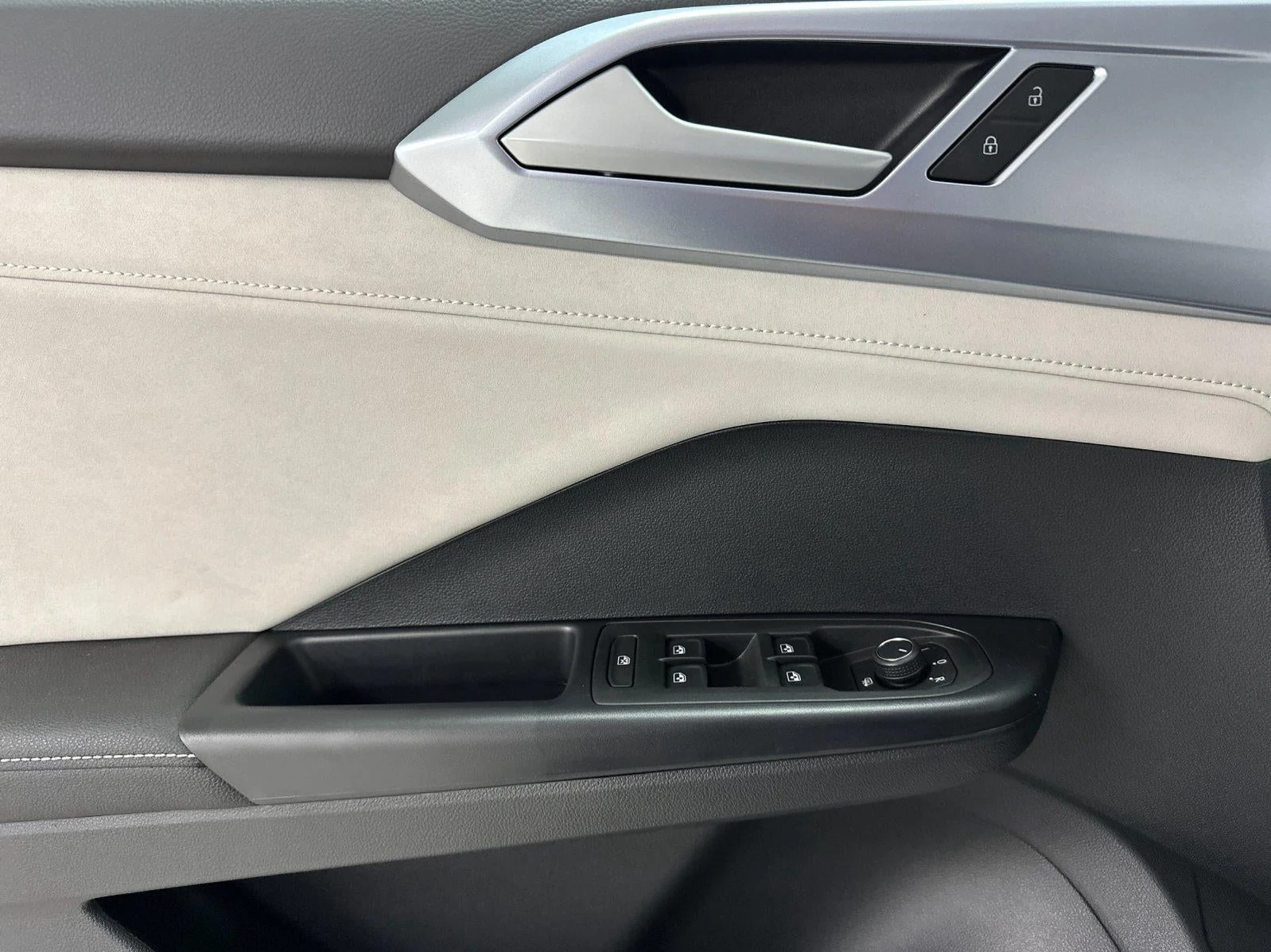 2027 Volkswagen Taos SE (2025 Update), 10/20