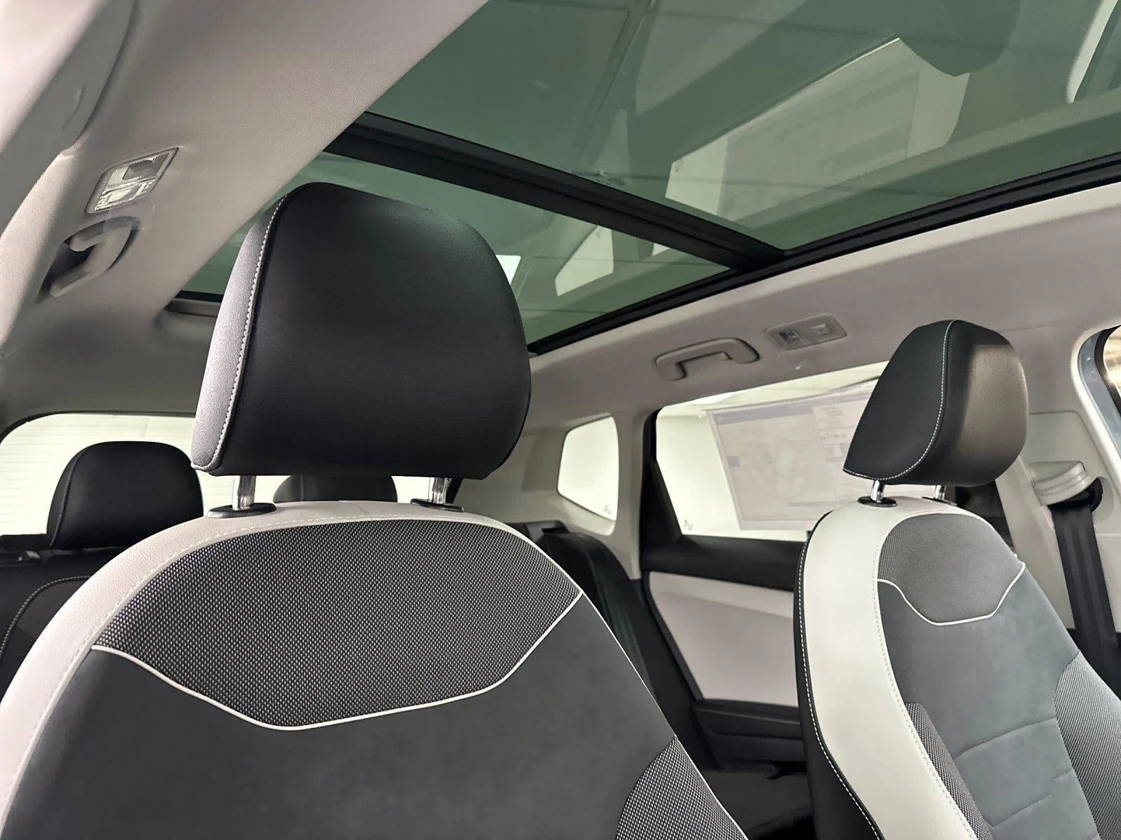 2027 Volkswagen Taos SE (2025 Update), 16/20