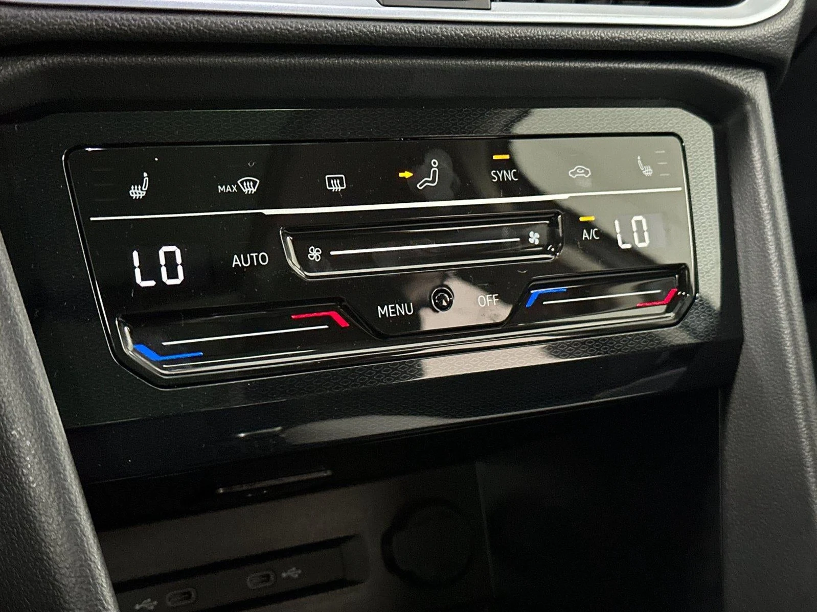 2027 Volkswagen Taos SE (2025 Update), 19/20