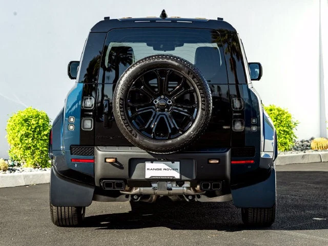 2026 Land Rover Defender OCTA (L663), 8/20