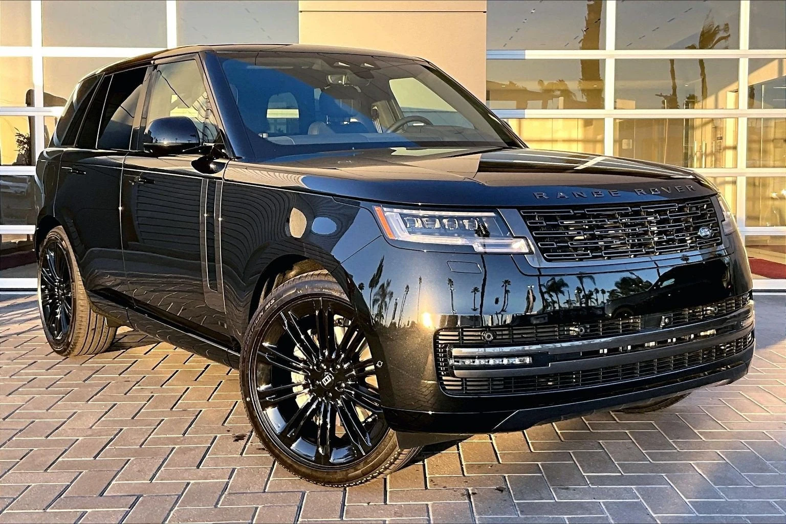2027 Land Rover Range Rover SE (L460), 2/14