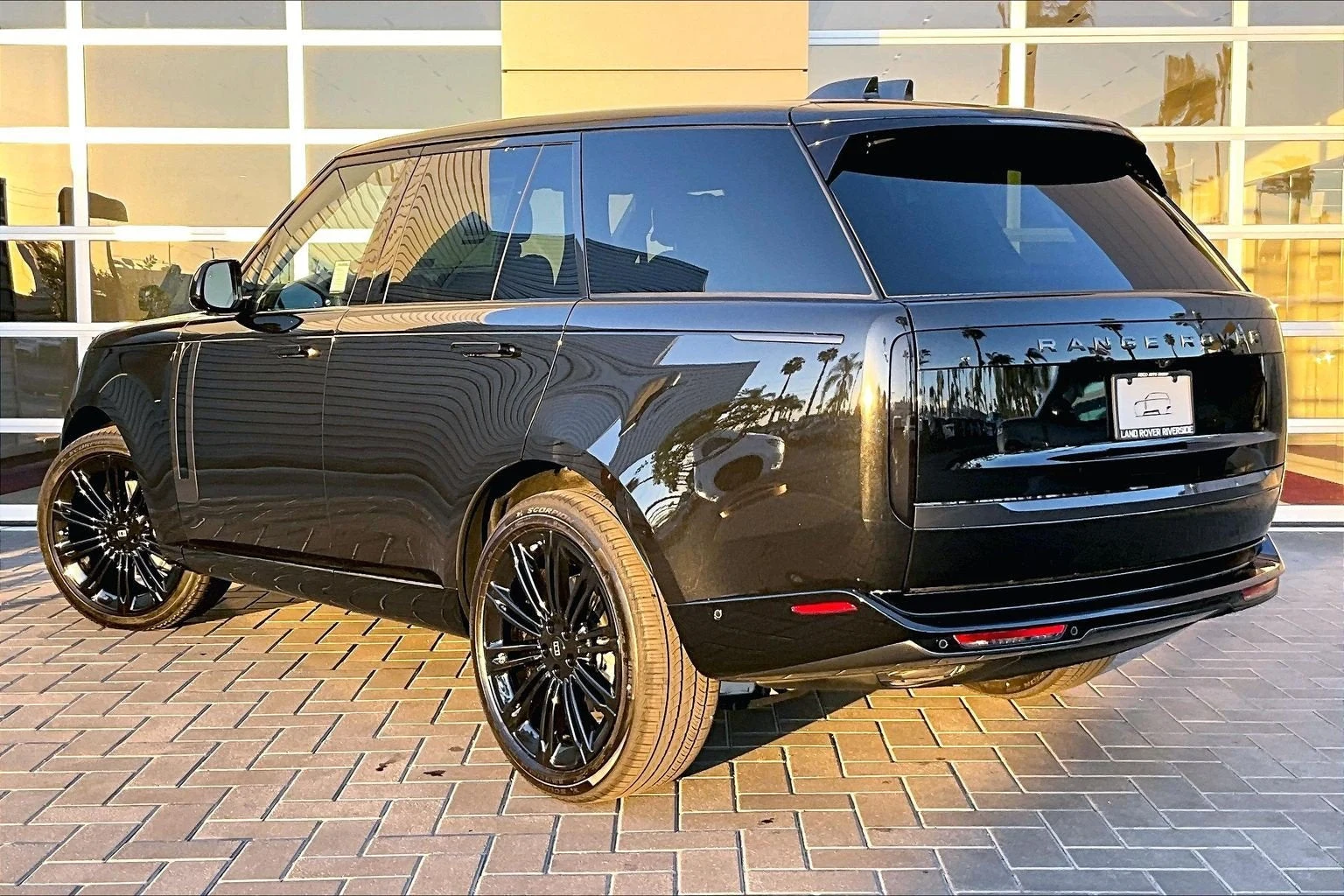 2027 Land Rover Range Rover SE (L460), 3/14