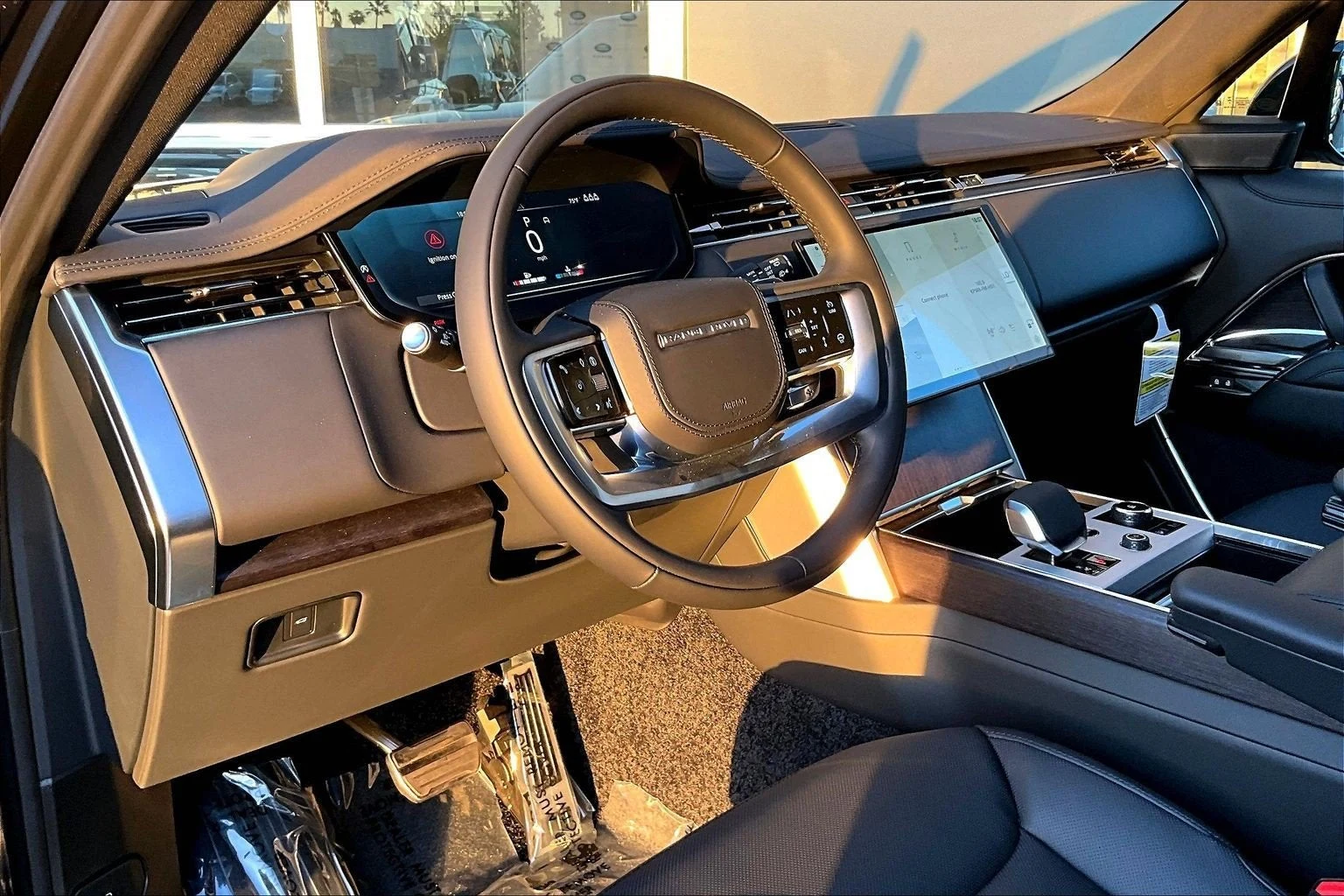 2027 Land Rover Range Rover SE (L460), 6/14