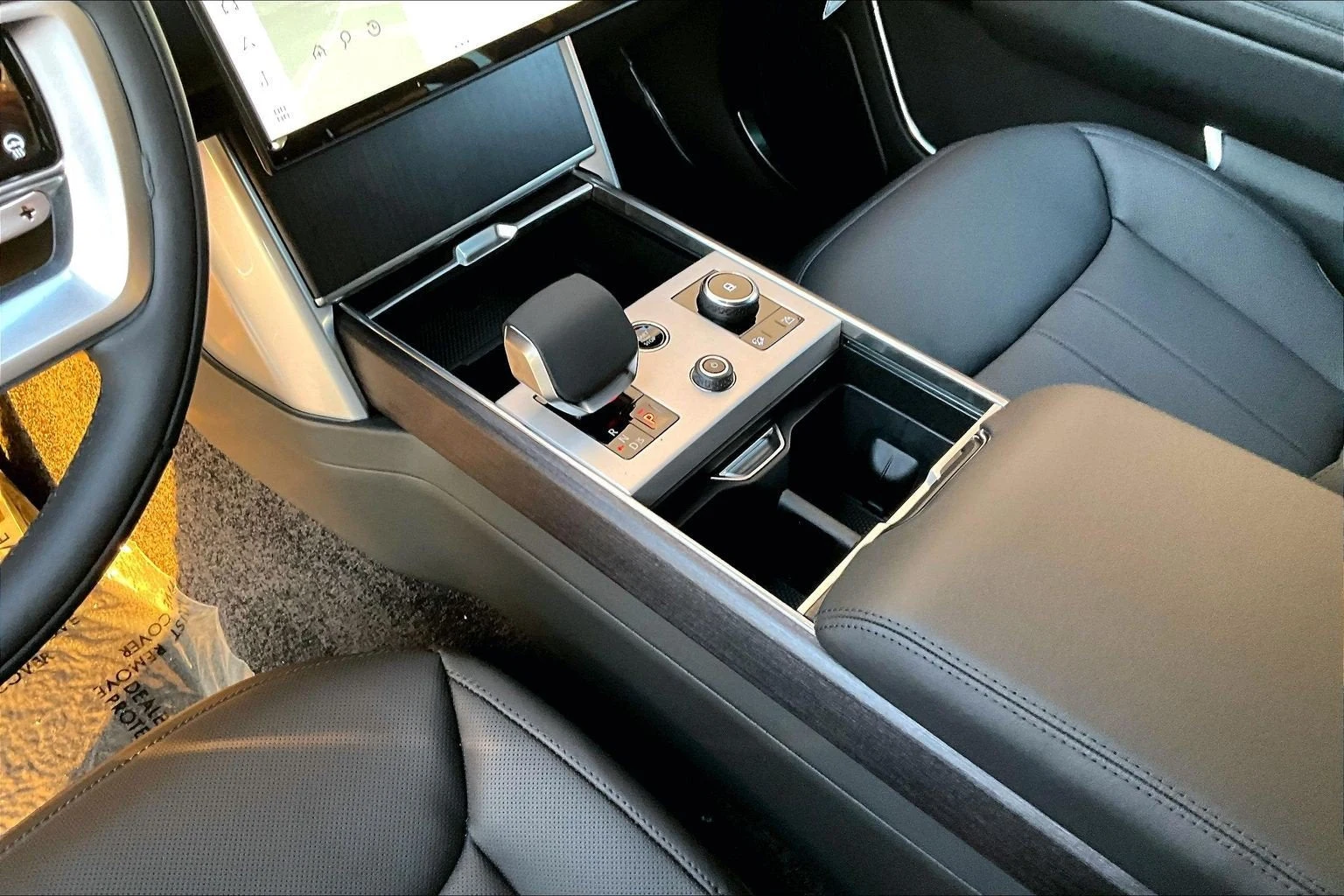 2027 Land Rover Range Rover SE (L460), 8/14
