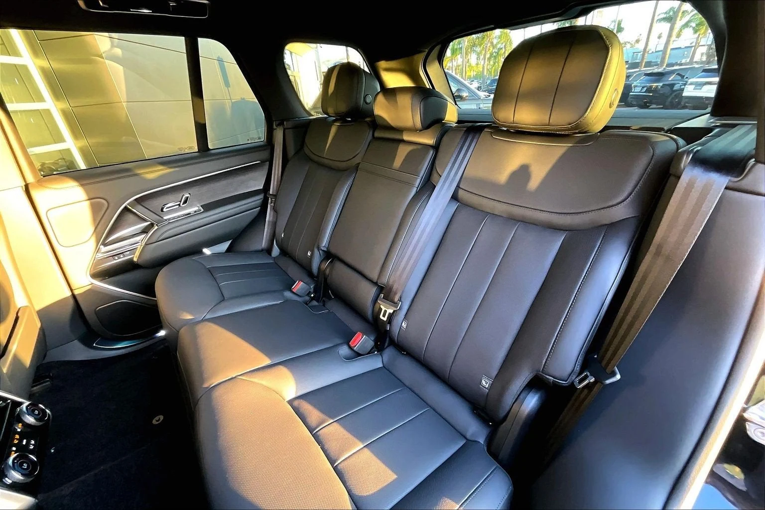 2027 Land Rover Range Rover SE (L460), 10/14