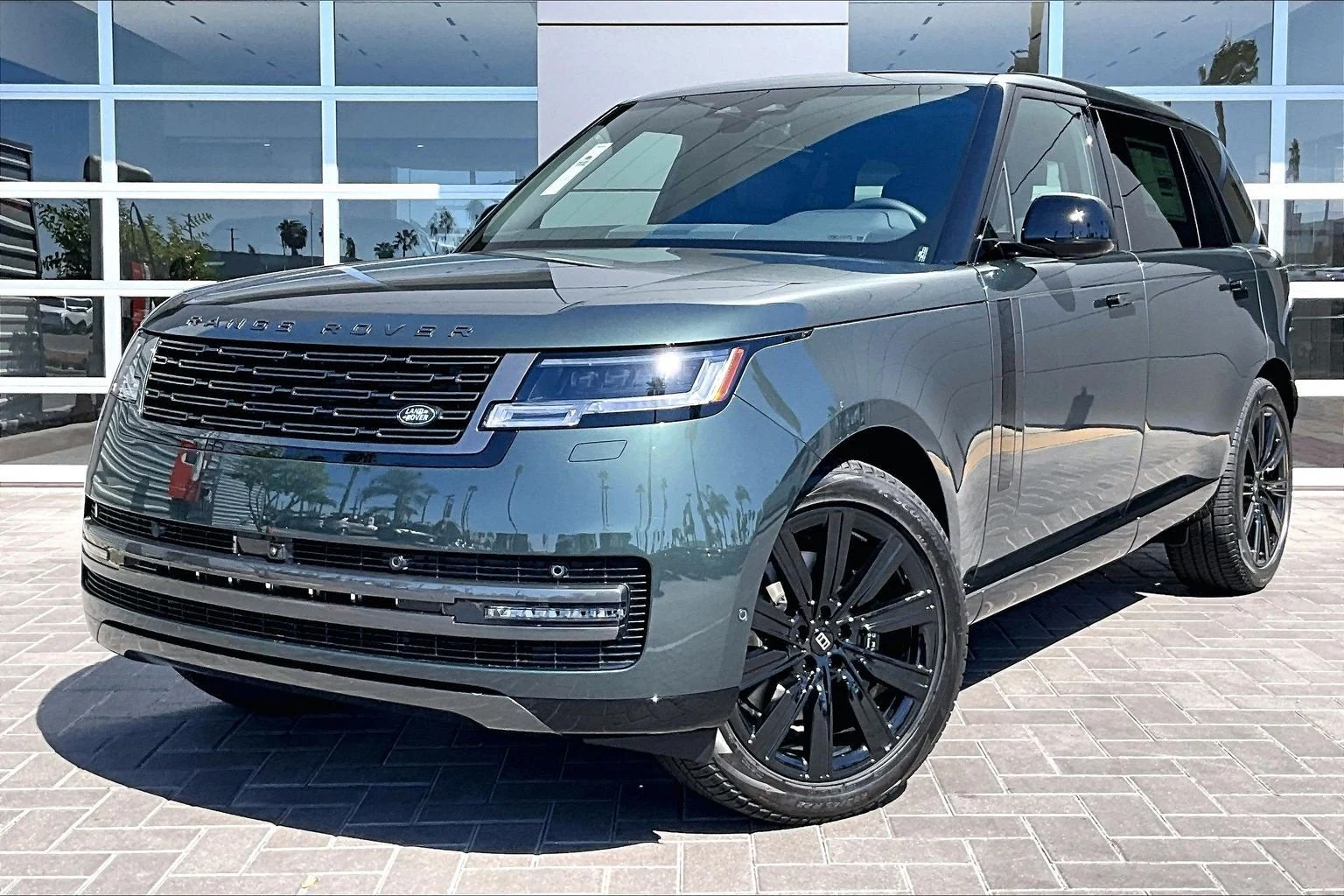 Land Rover Range Rover SE LWB (L460) · Belgravia Green Metallic · Indigo Auto Group