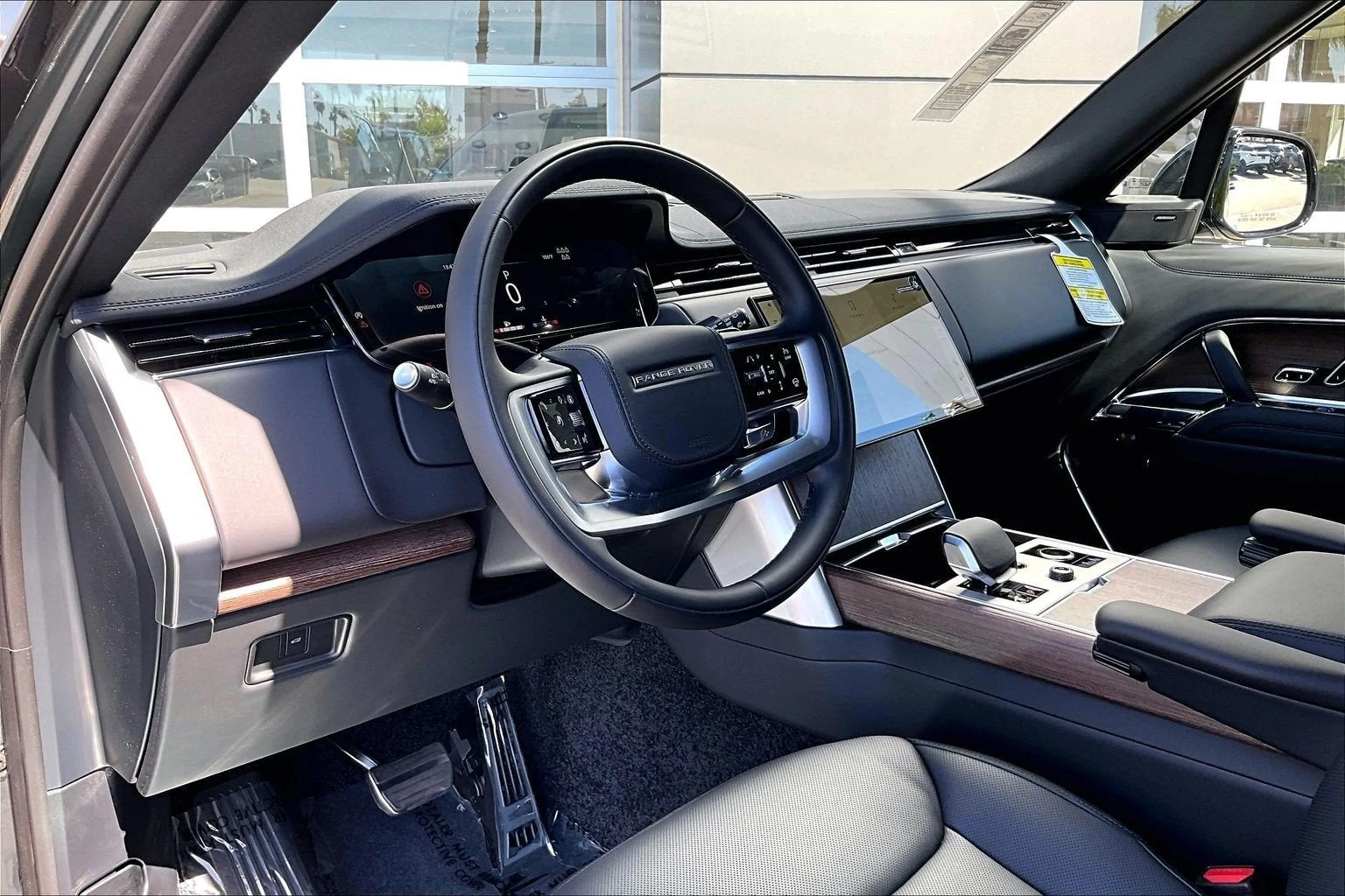 2027 Land Rover Range Rover SE LWB (L460), 6/15