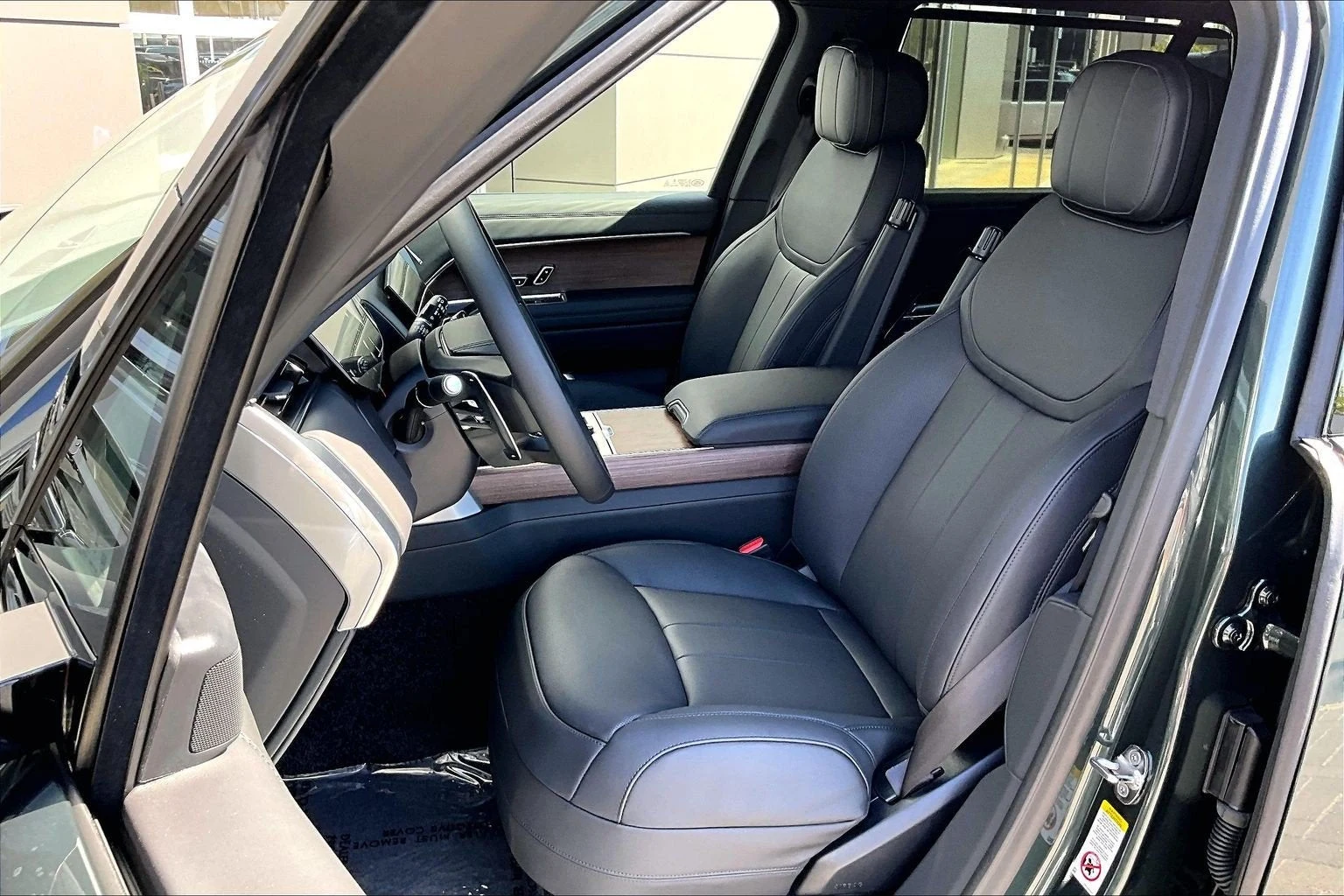 2027 Land Rover Range Rover SE LWB (L460), 9/15