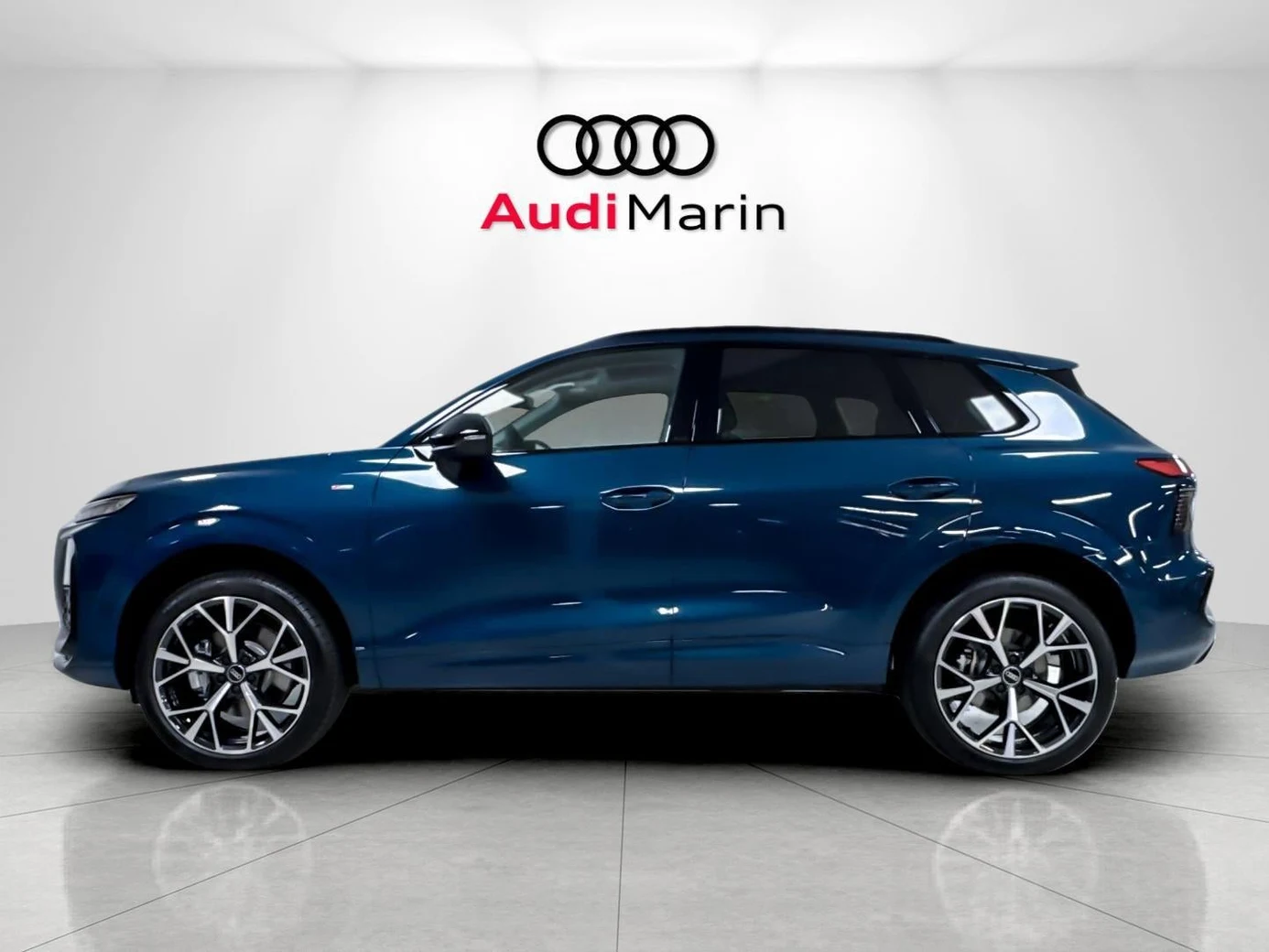 2026 Audi Q3 S line (FJ), 2/20