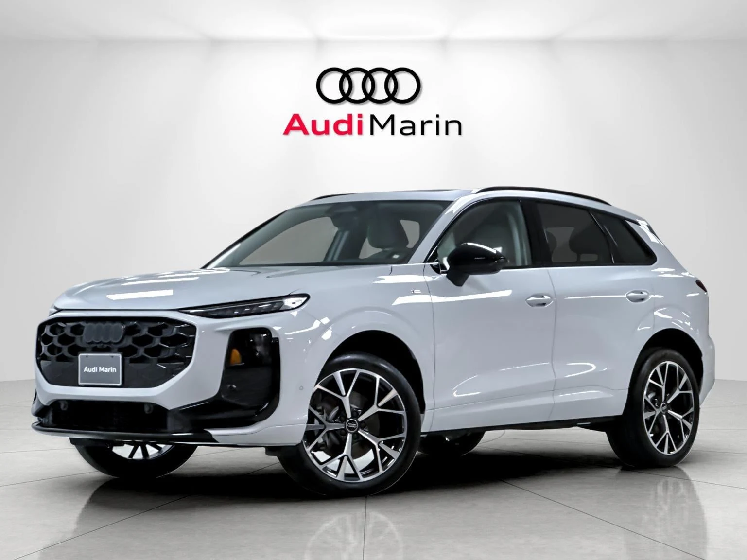 Audi Q3 S line (FJ) · Glacier White Metallic · Indigo Auto Group