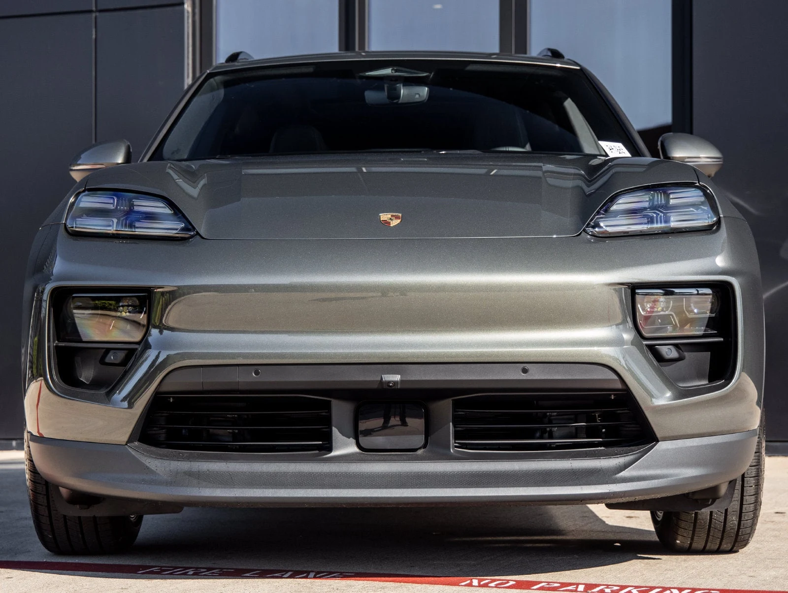 2026 Porsche Macan Electric (XAB), 8/20