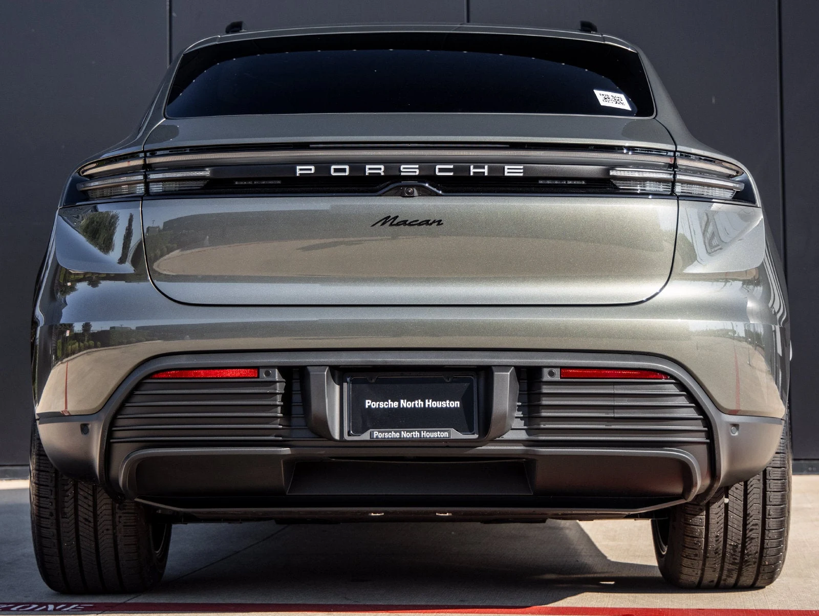 2026 Porsche Macan Electric (XAB), 10/20