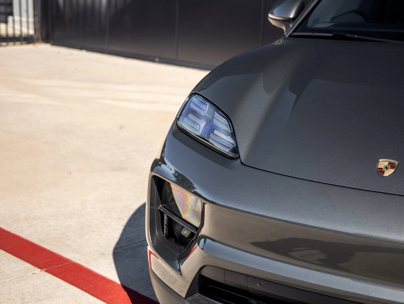 2026 Porsche Macan Electric (XAB), 18/20