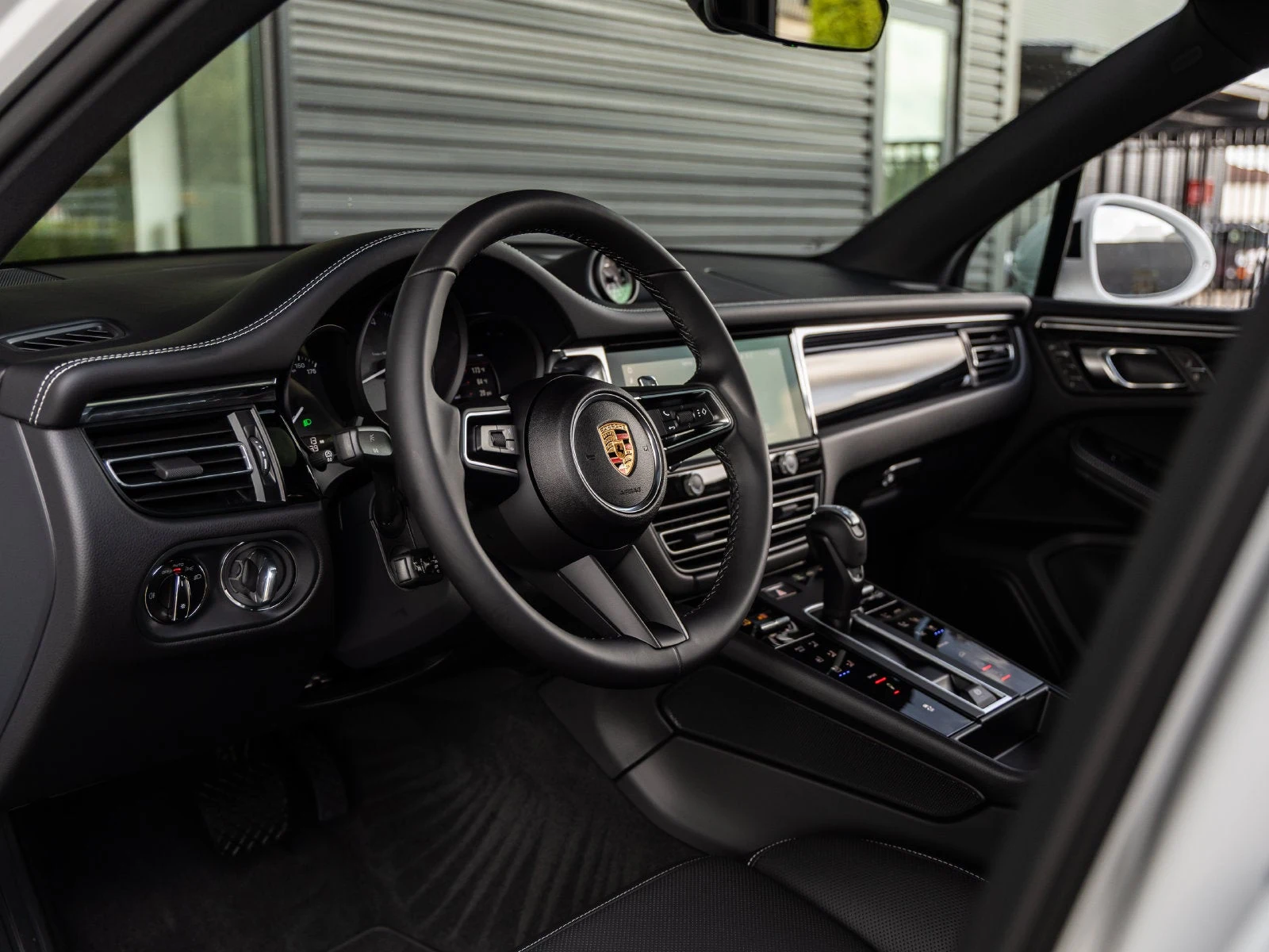 2026 Porsche Macan S (95B), 4/20