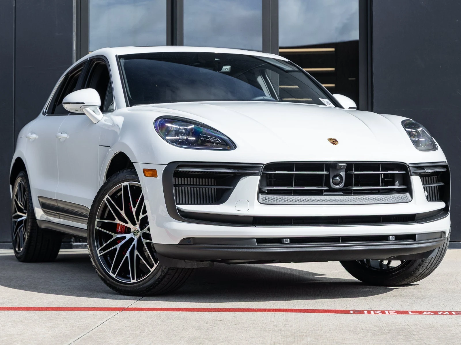 2026 Porsche Macan S (95B), 6/20