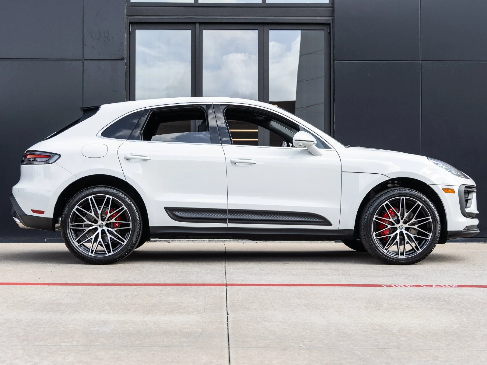2026 Porsche Macan S (95B), 12/20