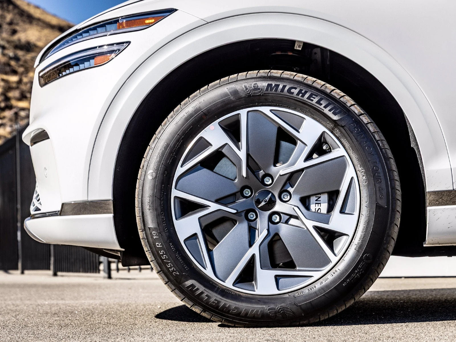 2027 Genesis Electrified GV70 (2025 Update), 4/20