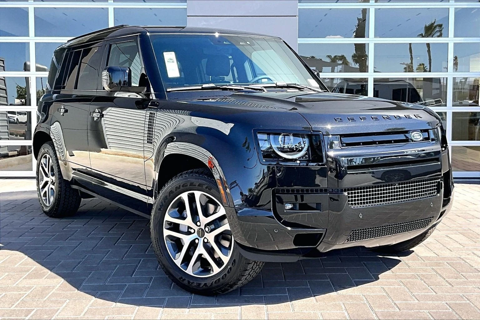 2026 Land Rover Defender 110 X-Dynamic SE (L663), 2/14