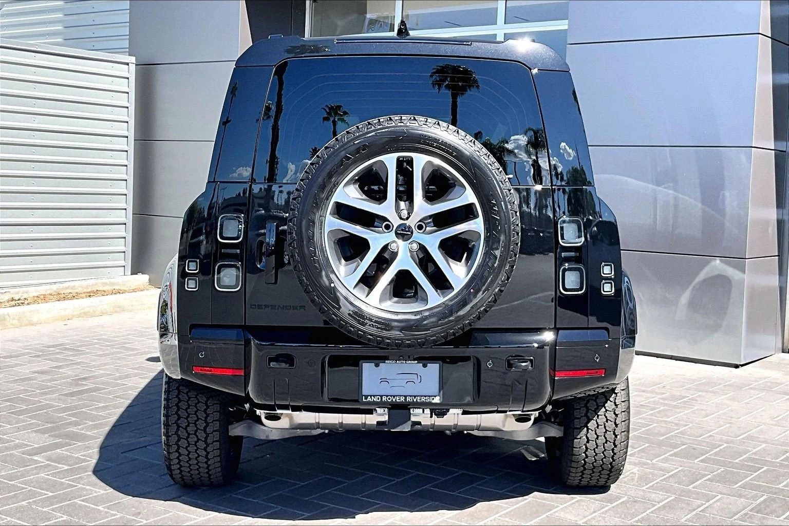2026 Land Rover Defender 110 X-Dynamic SE (L663), 4/14