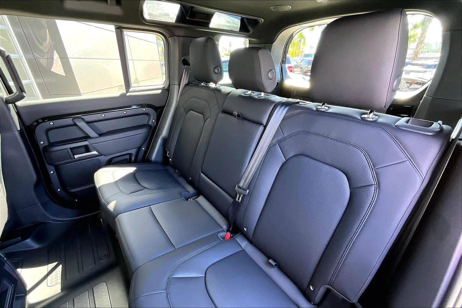 2026 Land Rover Defender 110 X-Dynamic SE (L663), 10/14