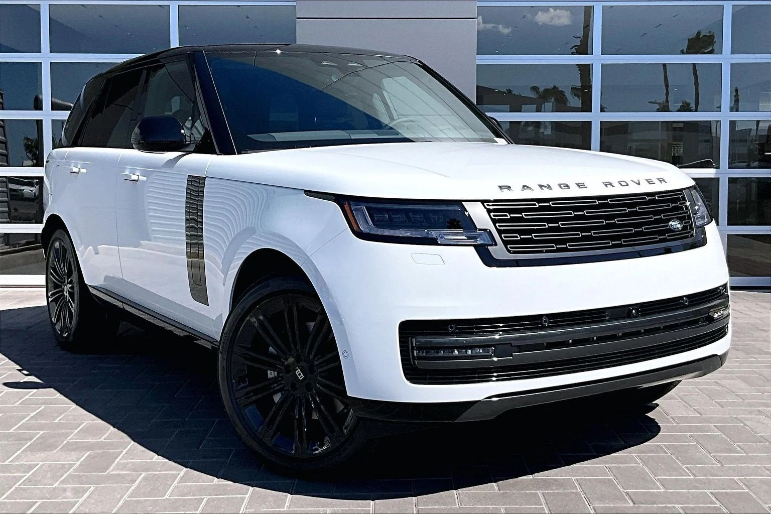 2027 Land Rover Range Rover SE (L460), 2/14