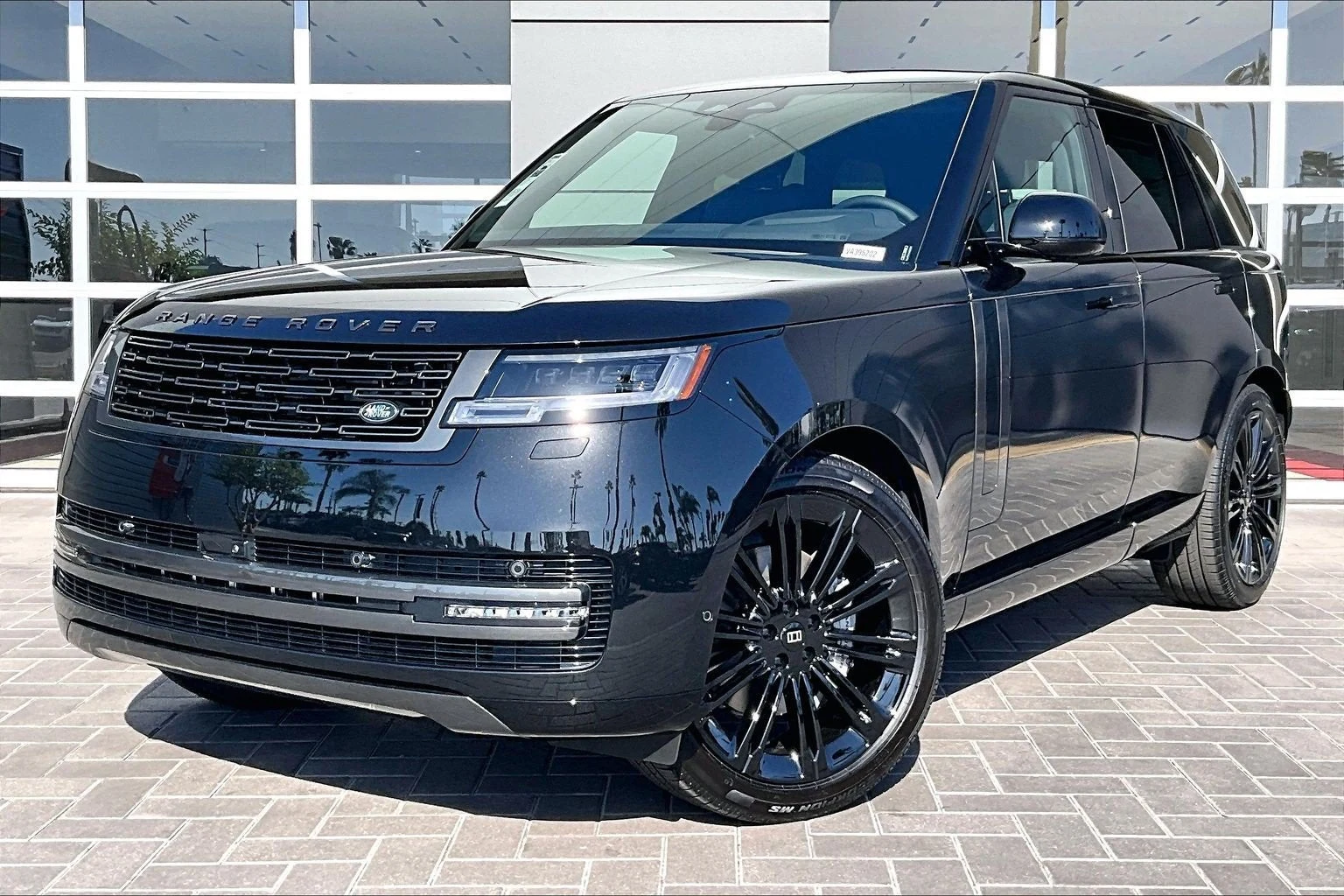 Land Rover Range Rover SE (L460) · Santorini Black · Indigo Auto Group