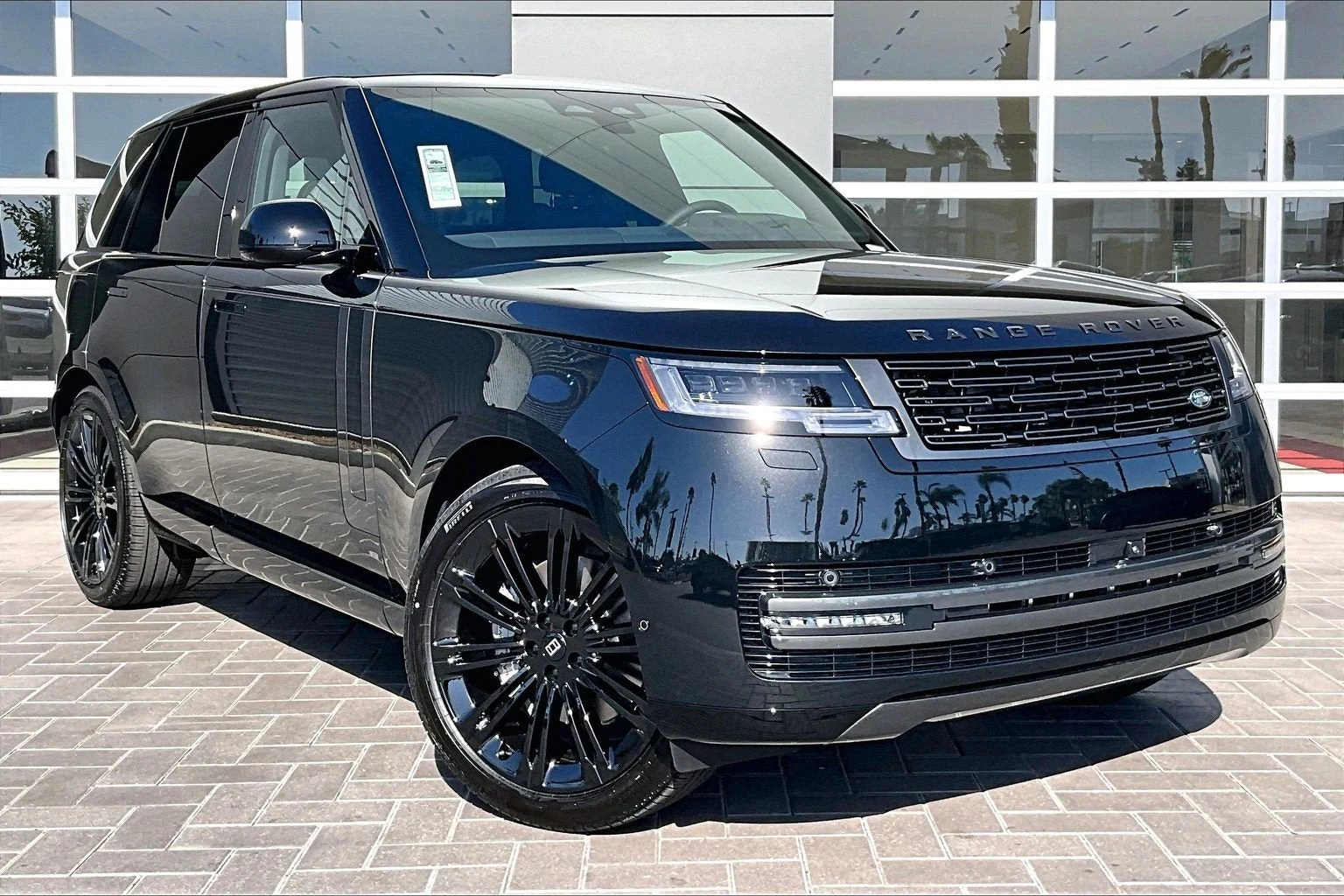 2027 Land Rover Range Rover SE (L460), 2/14