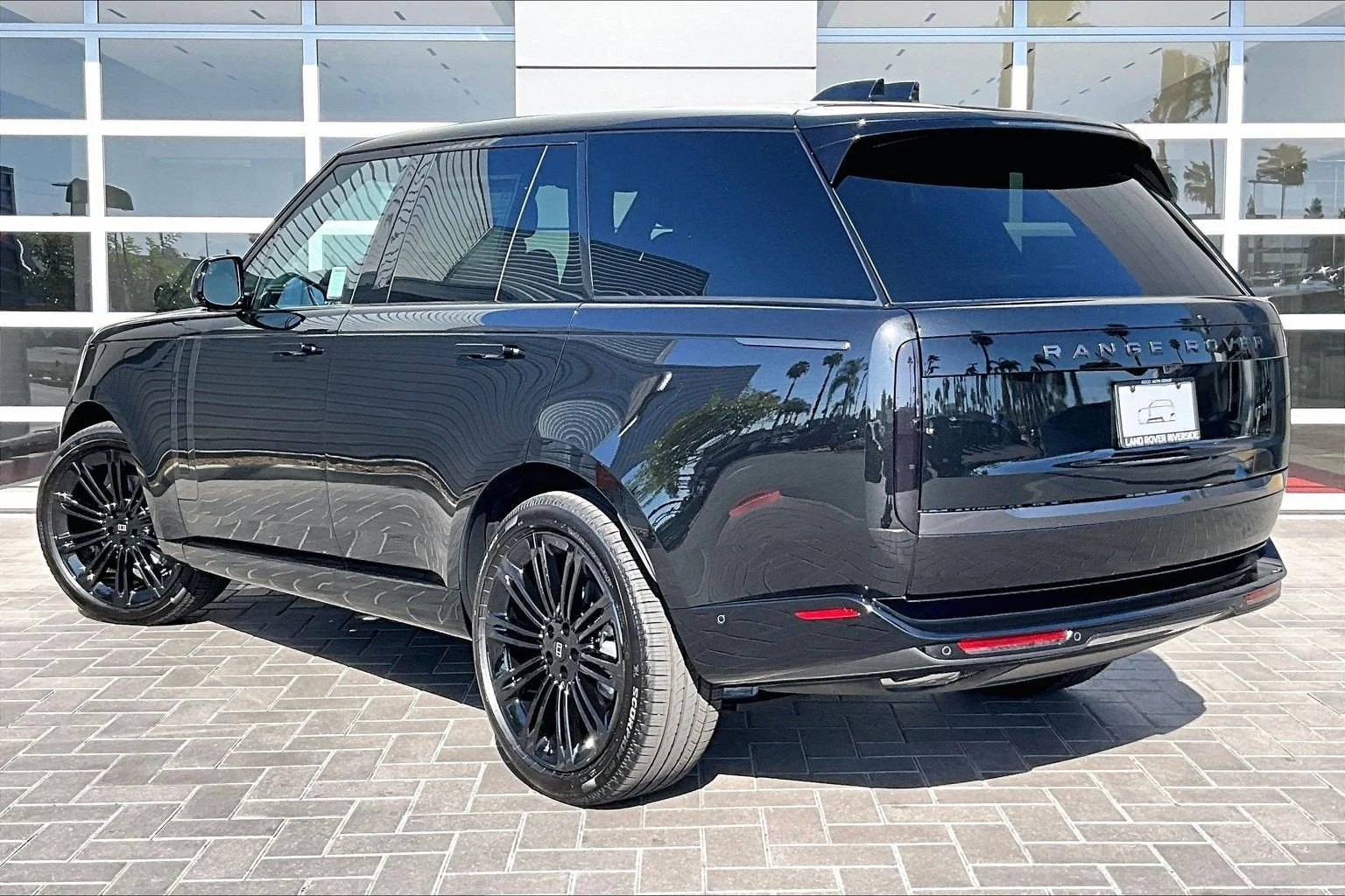 2027 Land Rover Range Rover SE (L460), 3/14