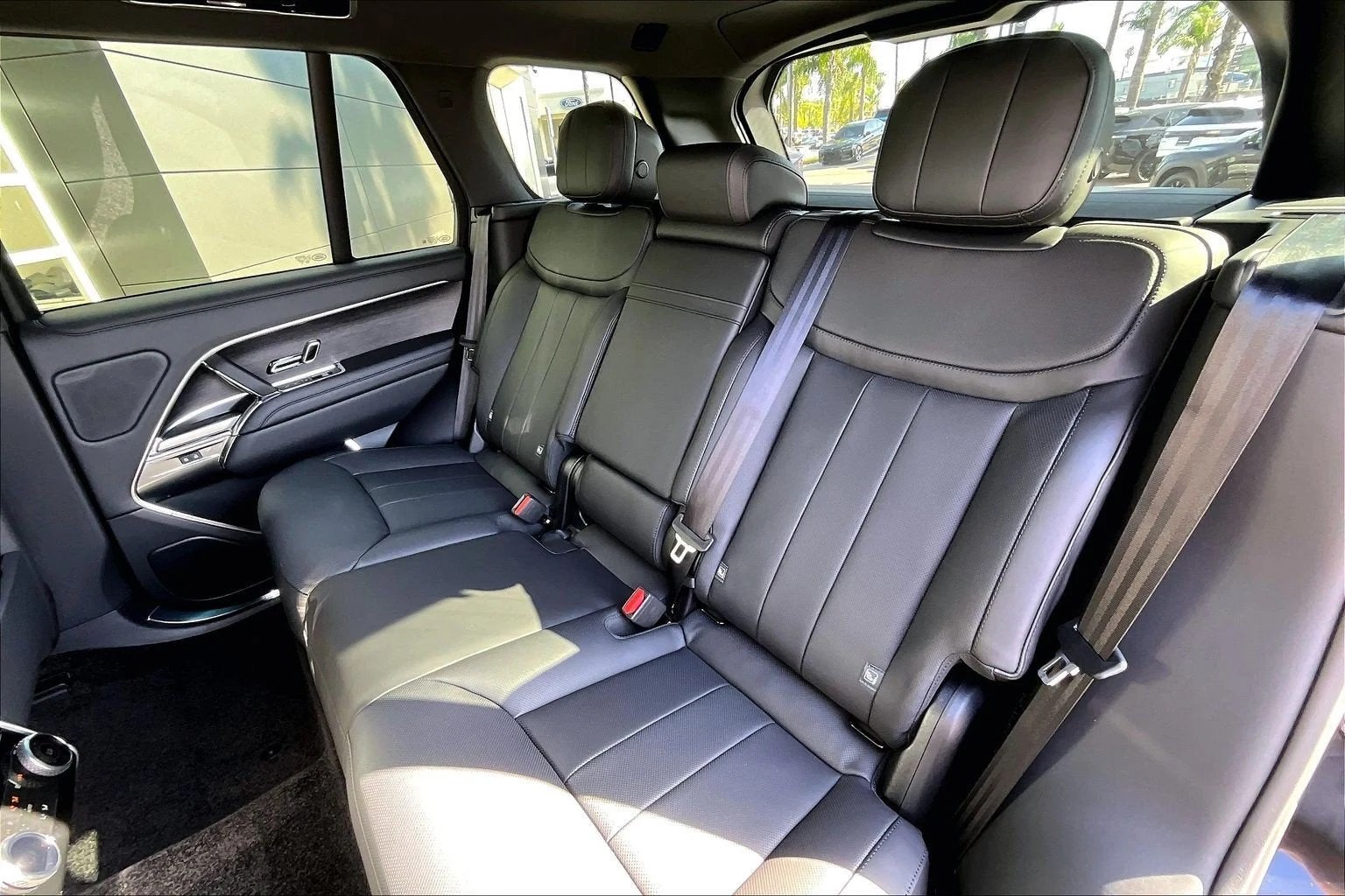 2027 Land Rover Range Rover SE (L460), 10/14