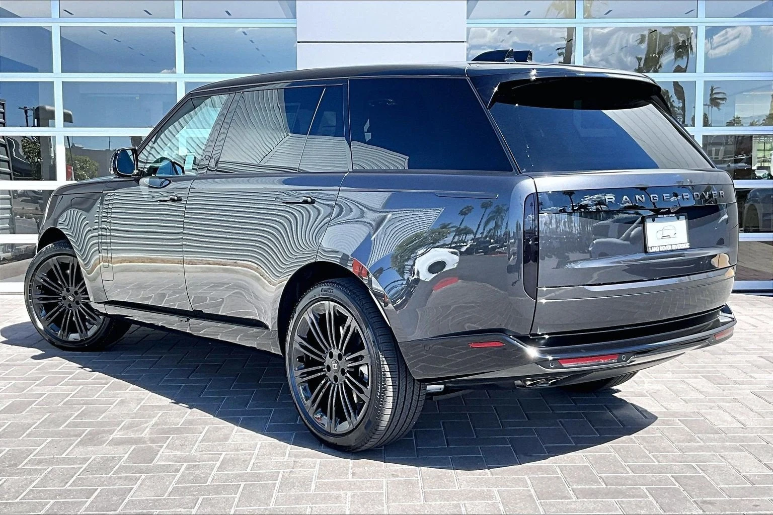 2027 Land Rover Range Rover SE LWB (L460), 3/15