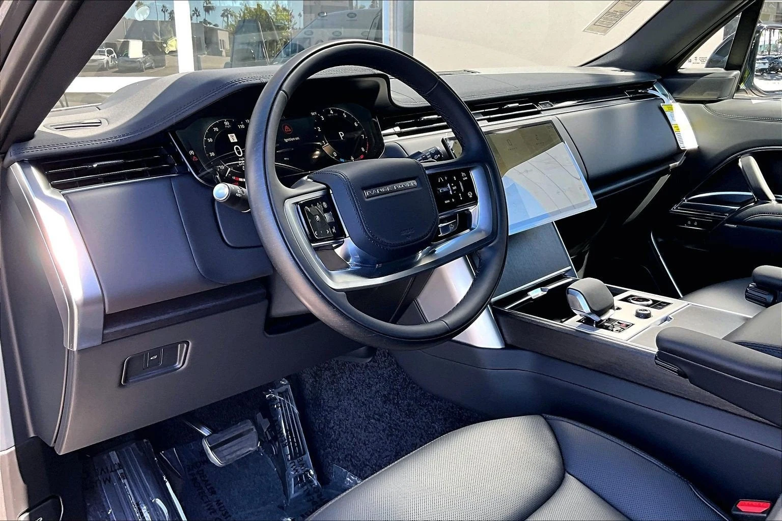 2027 Land Rover Range Rover SE LWB (L460), 6/15