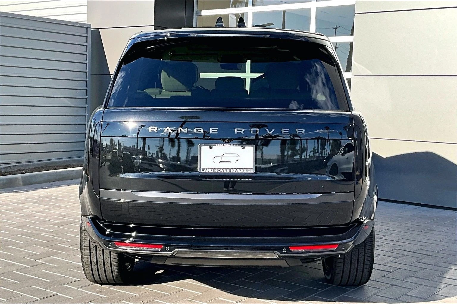 2027 Land Rover Range Rover SE LWB (L460), 4/15