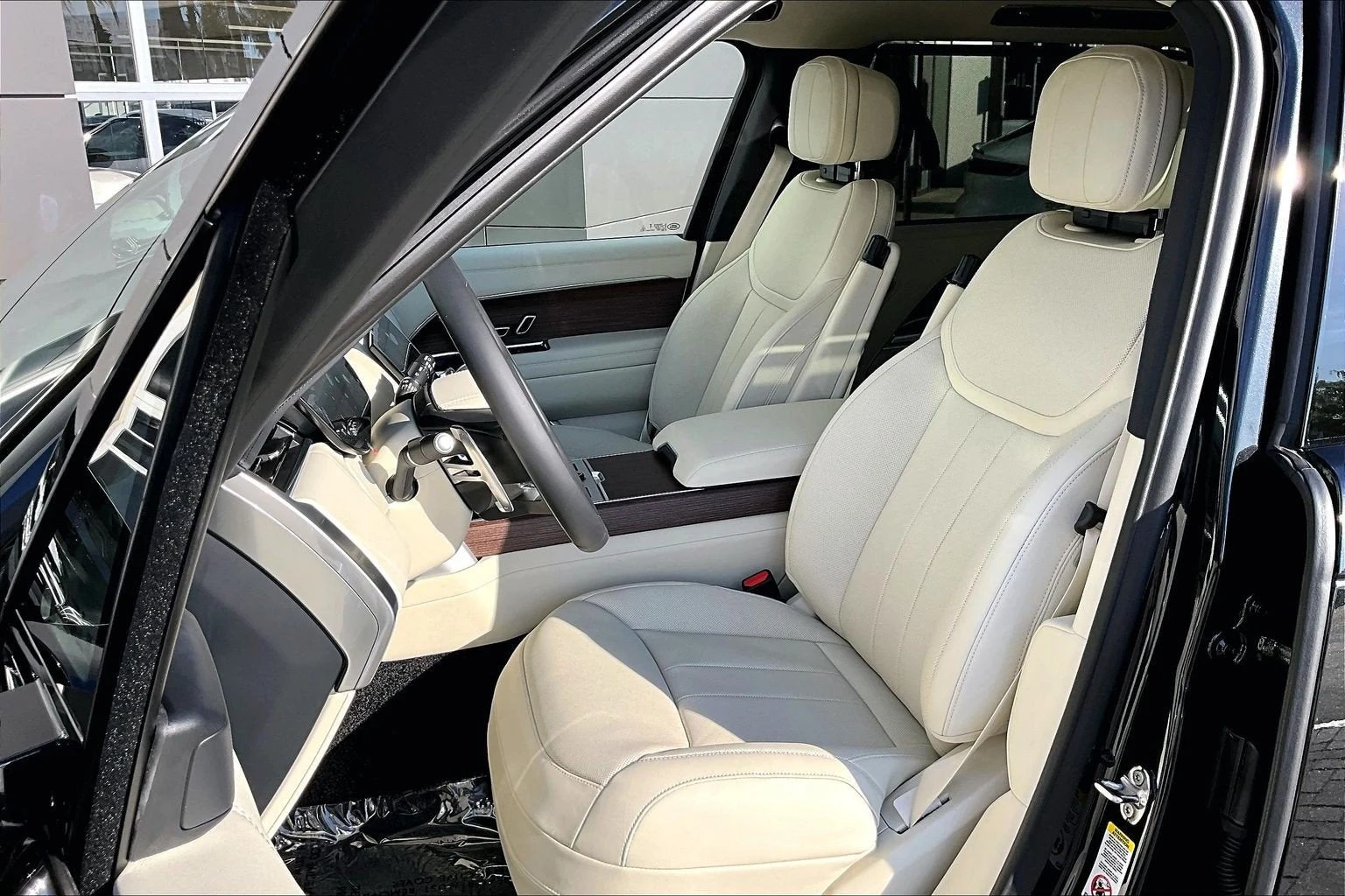 2027 Land Rover Range Rover SE LWB (L460), 9/15