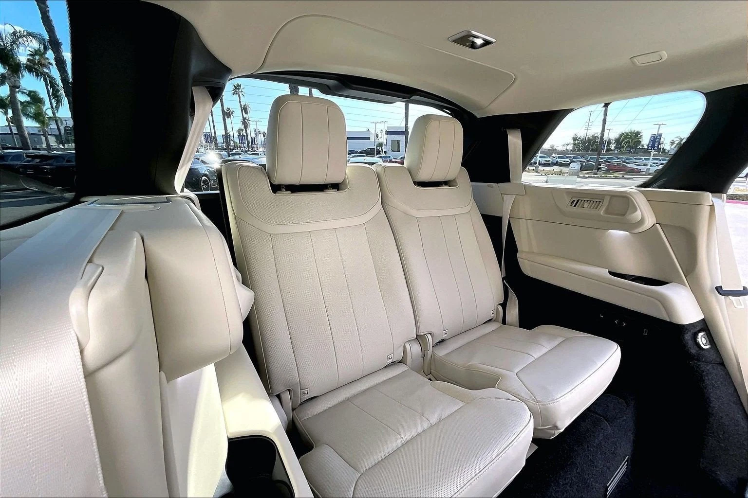 2027 Land Rover Range Rover SE LWB (L460), 11/15