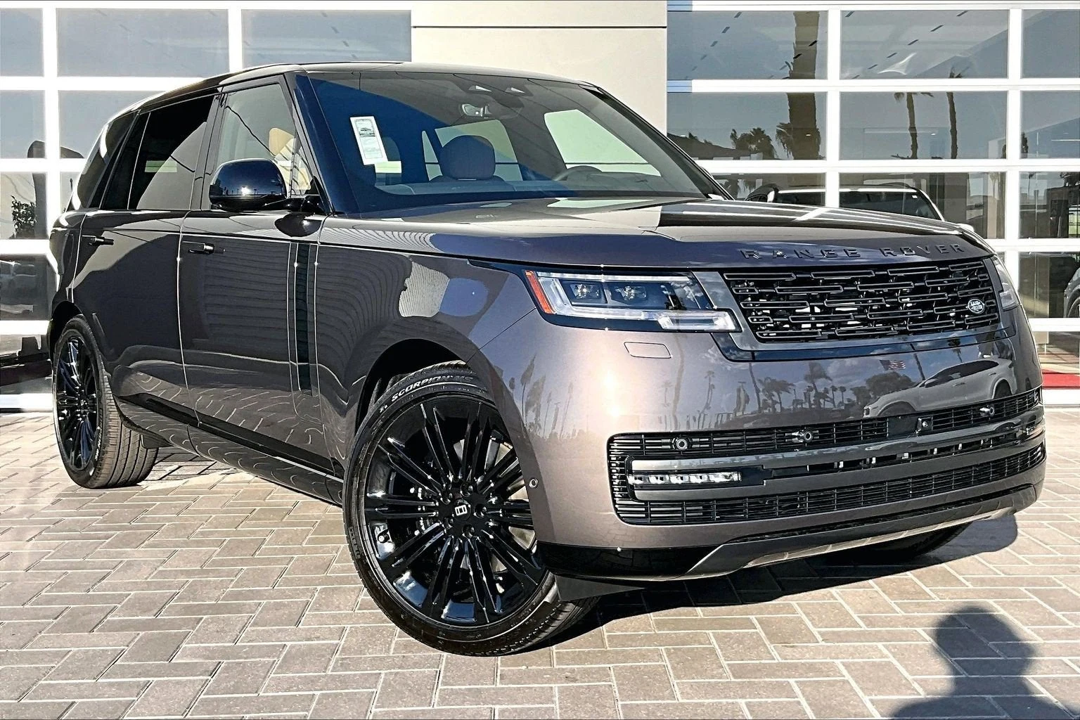 2027 Land Rover Range Rover SE LWB (L460), 2/15
