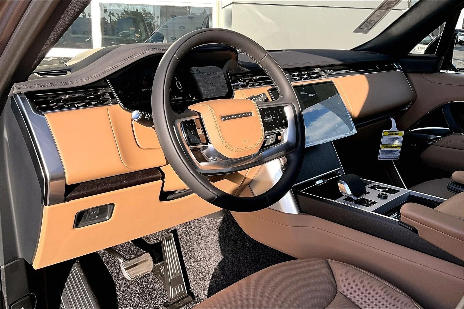 2027 Land Rover Range Rover SE LWB (L460), 6/15