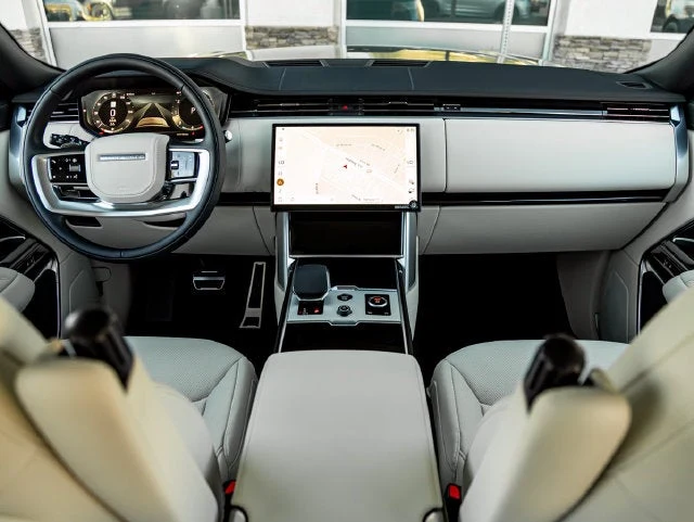 2027 Land Rover Range Rover SE LWB (L460), 18/20