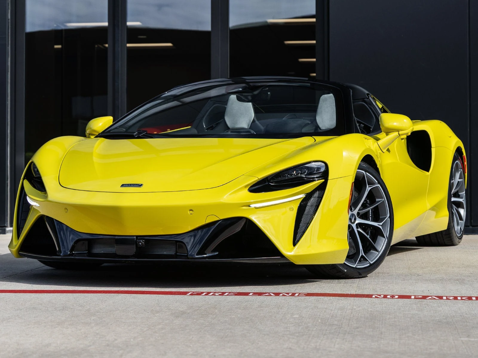 McLaren Artura Spider · Volt · Indigo Auto Group