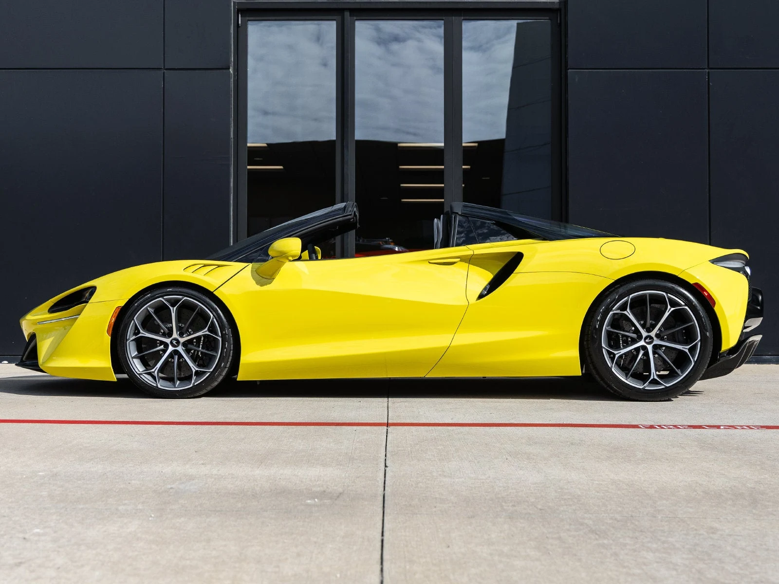 2027 McLaren Artura Spider, 11/20